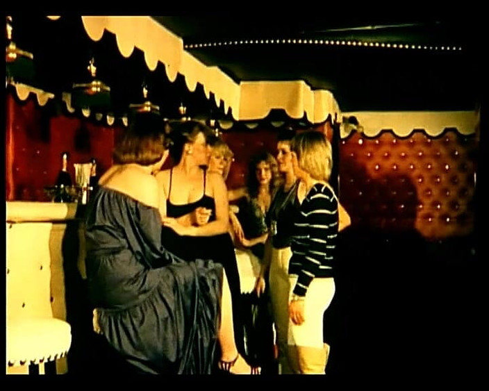 GERMAN PORN CLASSICS: बिग्गी एक बाहरी