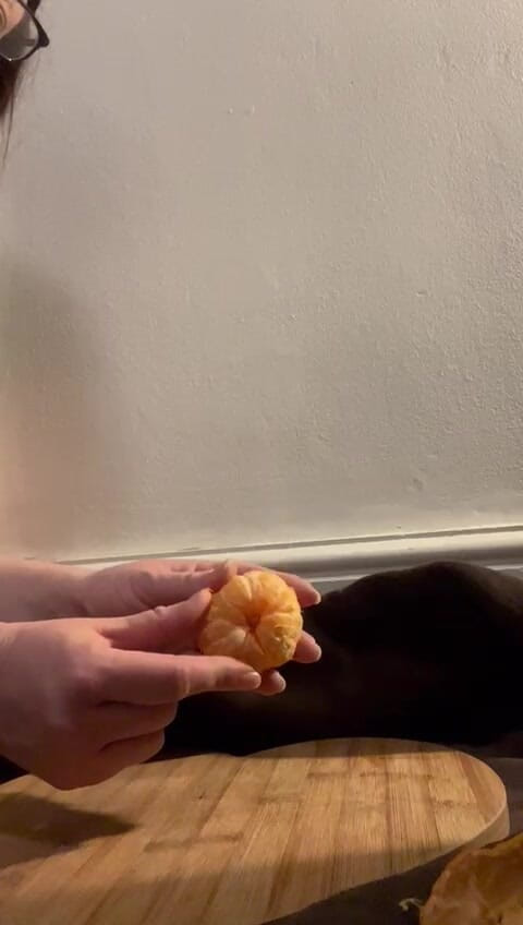 MeandMrs: Menghancurkan kaki tanpa kaki dan oren