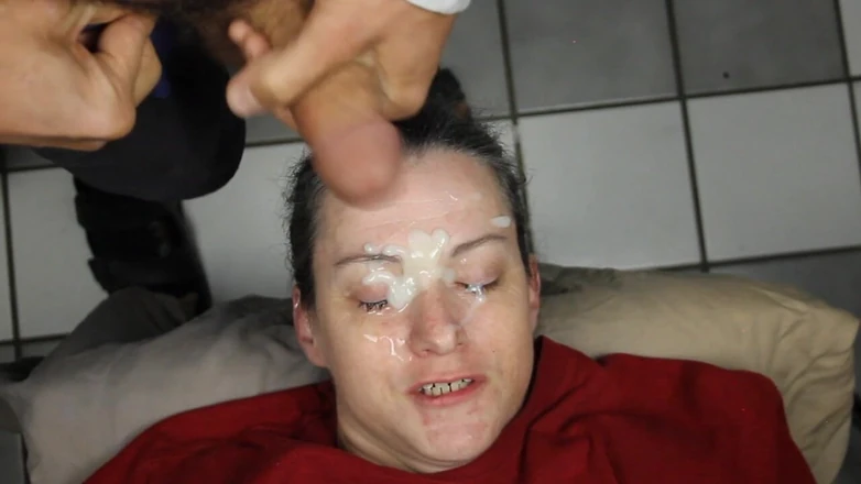 Dirty Dees: Dirty Dees This Girl Loves Cum on Her Face