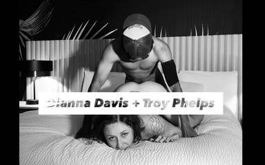 Dianna Davis: Si comel bertatu menyerah kepada Semua Yang Dilakukan oleh Troy