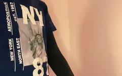 76 yaşındaki orta yaşlı seksi adam boşandıktan sonra ilk seks bebeğini satın aldı