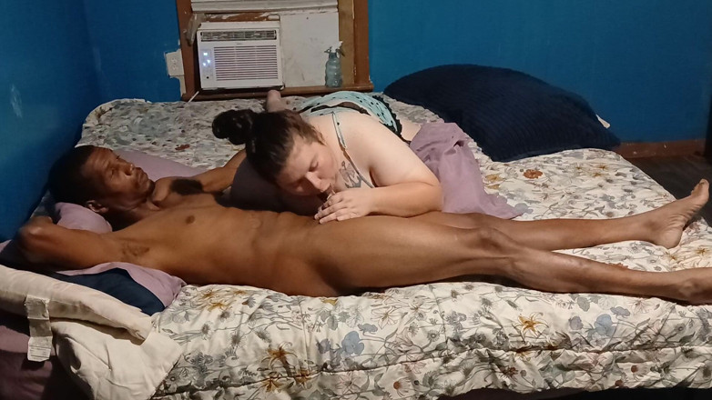 Sloppylynn: İkili toksik olduğunda ve hala büyük siyah yarağını yemek istediğinde