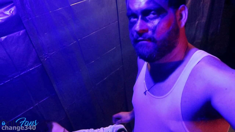 Change340: arriscado na festa de Halloween enquanto as pessoas estavam assistindo