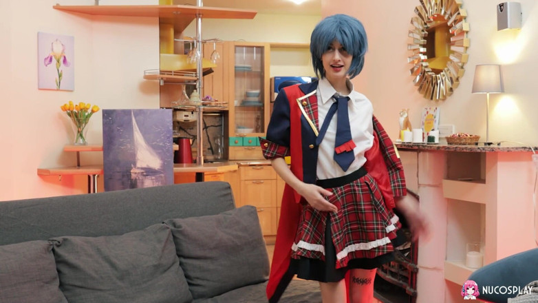 Nu Cosplay: Modrovlasá holka Sasha Paige miluje šukání její těsné malé kundičky