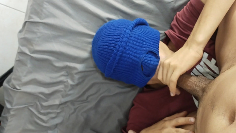 Thiago Florez: Twink Latino Se Arrodilla Y Traga Todo Del Macho Musculoso...