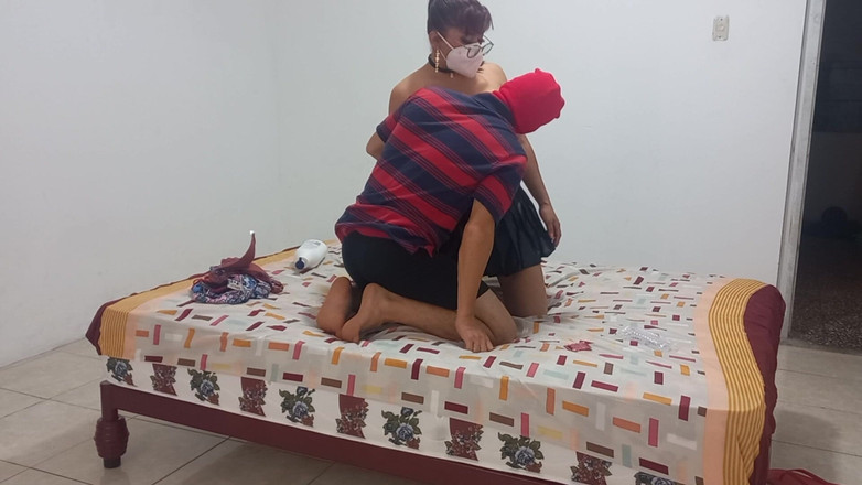 Martin13: Îmi place când penisul fratelui meu vitreg mângâie interiorul vaginului...