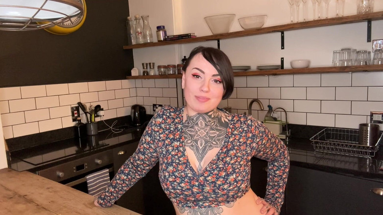 Miss Valentina: Cikgu Mengugut-Fantasi