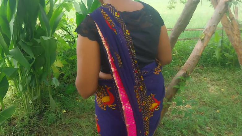 Pooja raniji: Pooja Bhabhi video sexy cu futai în afara grădinii