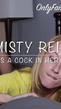 Misty rein suka banget sama kontol besar di wajahnya