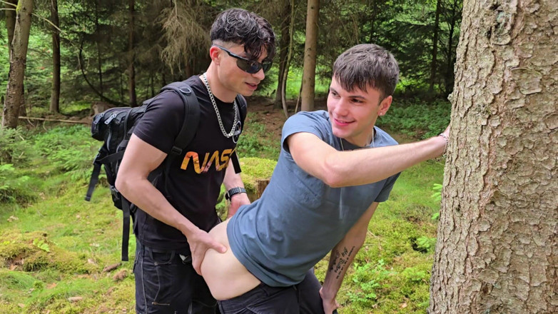 boyzxy212: Hab Meine Gay Schlampe Outdoor Erst Tief in Den Maul...