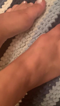 Feet toes and a tan!