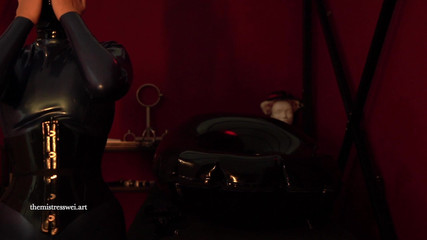 The mistress Wei: [sekce 2 | Část 1] Řešení vaší závislosti na latexu