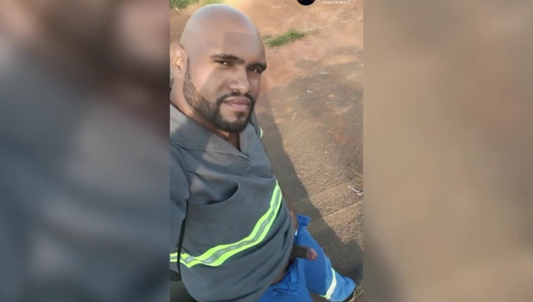 TheBlacKHunterr: 仕事に一人でいつもこっそり