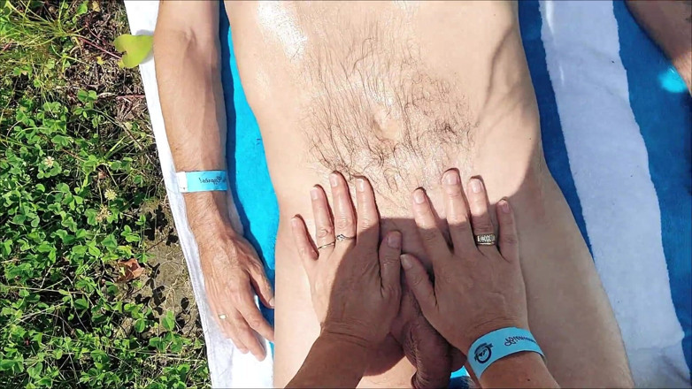JadeandDamon: La Plage - Tu Veux Bien Me Huiler