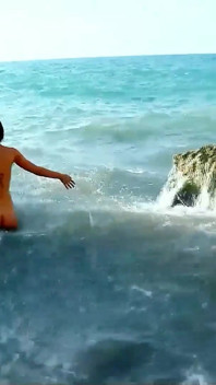 Skinny teen Megane Hot takes a date on the beach for a nude bath and gets fucked