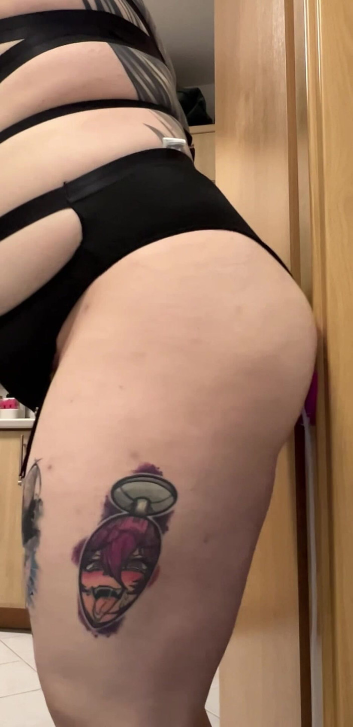 Feelingharmony: Dragon călărește un vibrator