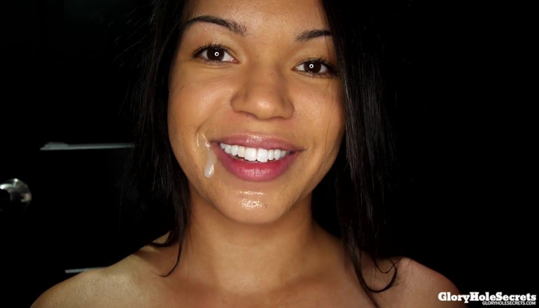 Glory Hole Secrets: Emily mena 17 döl emiyor