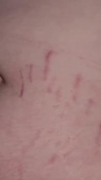 Knulla och spruta in i hennes navel navel