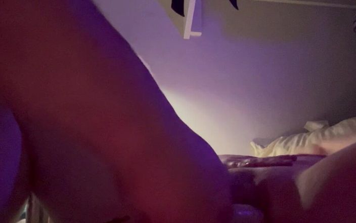 Bang bunker69: Fisting Stříkající kundička Vykouřená