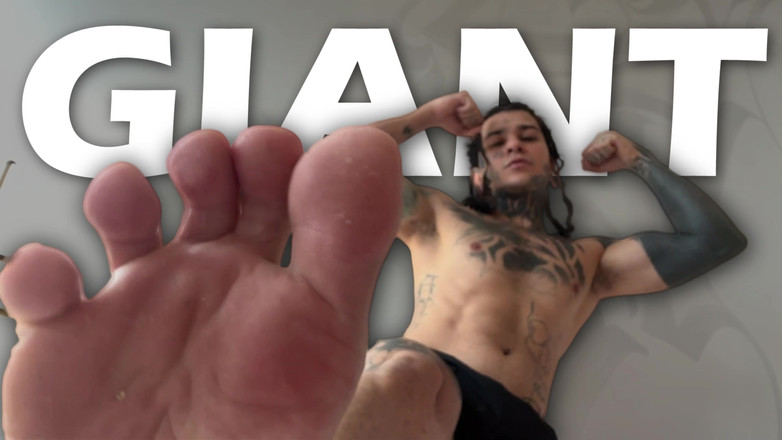 Dyavol: Перед крихітною людиною проїжджає гігантський поїзд і показує йому свої інтимні місця.