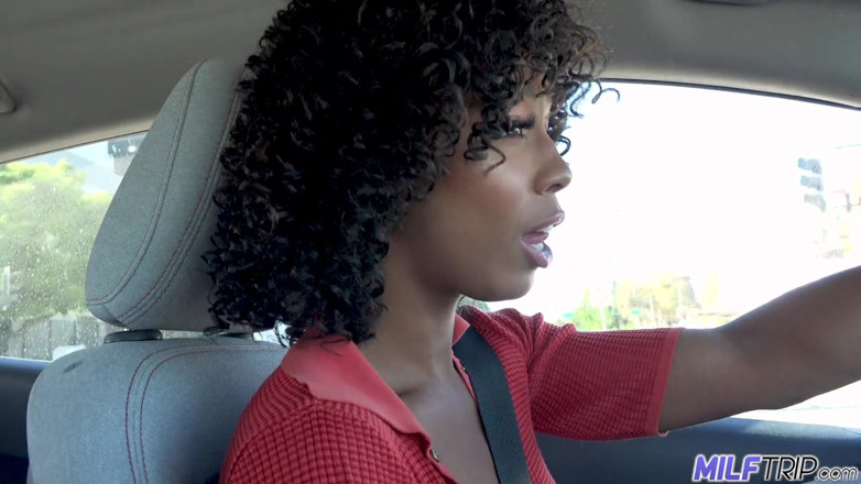 MILF Trip: Schlanke ebenholz-schönheit misty Stone hat körper
