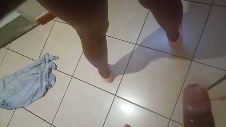 Izak: Lízal jsem kundičku té žhavé brunetky na všech čtyřech