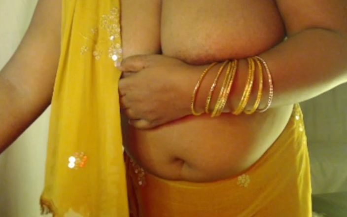 HotGirl21: Ragazza aperta reggiseno calde tette sexy press show.