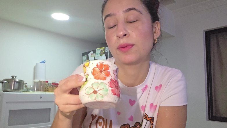 alexia twerk videos: 대화하고 편안한 커피 세션