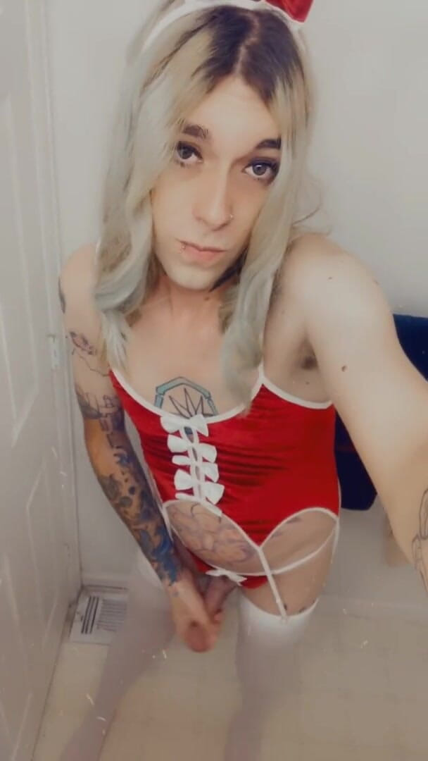 CarmenMelatonin: Fată iepuraș Senpai