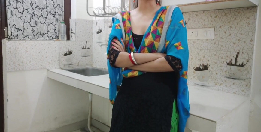 Saarabhabhi6: Nhập vai câu chuyện tình dục tiếng Hin-di - bạn trai...