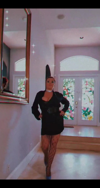Annabelle Rogers: Fun in Fishnets and Heels