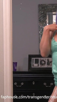 Nyxi Leon Entices Her Fav Stepdaddy