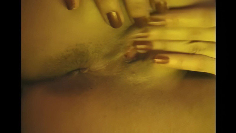 The Lesbians Megastore: Tutkulu lezbiyen ön sevişme doruk noktası