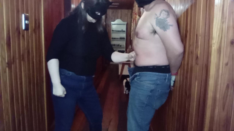 Mois Fantasys: パンチ・イン・ザ・ウォール