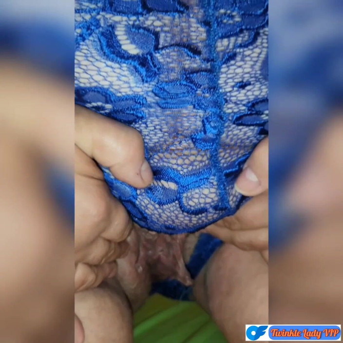 Twinkle Lady VIP: Дружина-аматорка-товстушка показує свою волохату кицьку