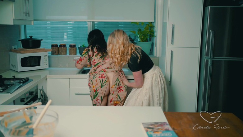 CharlieForde: Випікай мені торт за участю Чарлі Форде, Чейзі Диявола