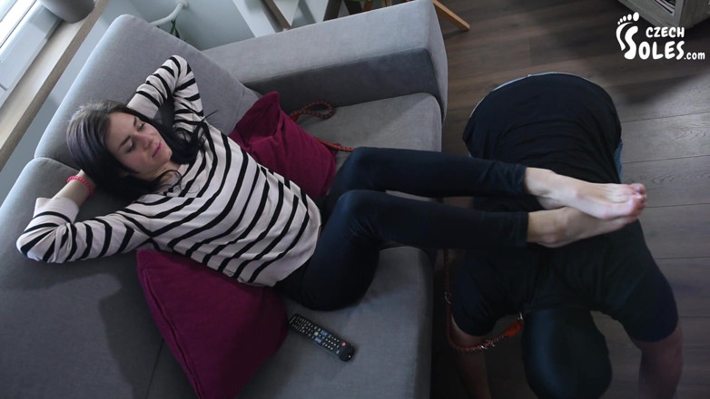 Czech Soles - foot fetish content: Оренда раба для задоволення ногами