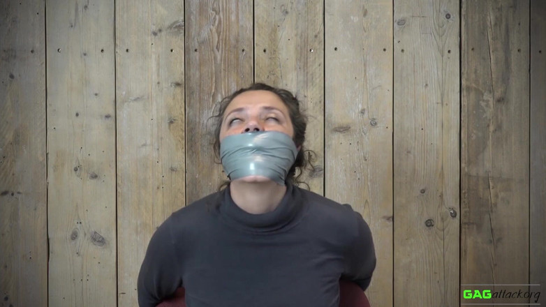 Gag Attack: Julia - video rekaman seks pvc lagi asik dientot habis-habisan