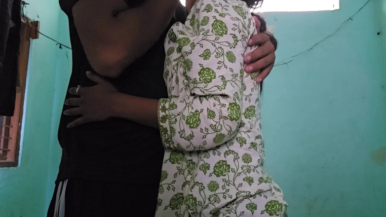 SafeRosebush8: Scopando e toccando le tette della mia ragazza