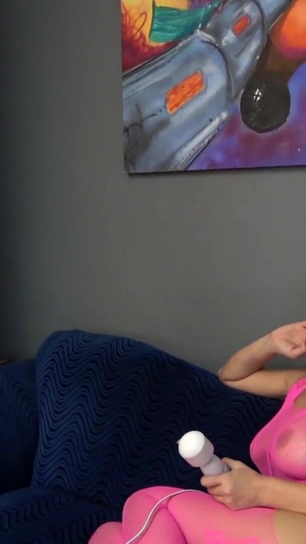Maxine X Holds Strapon Fucking Class!! (Maxine X)