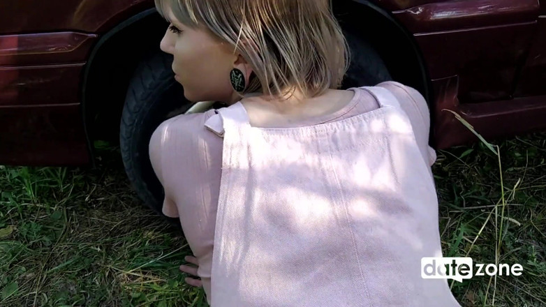 Datezone: POV outdoor fucking with young Russian amateur