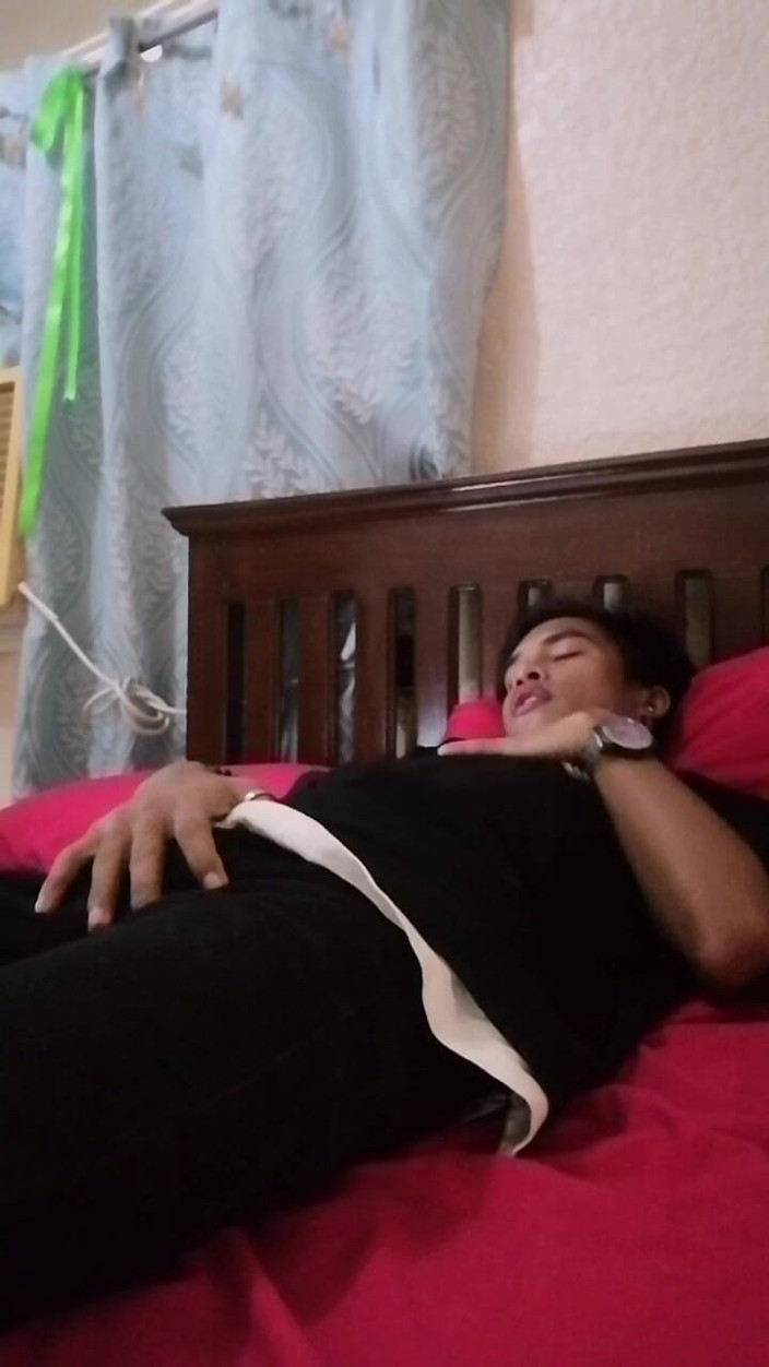 Fleshlab Gay: Twink Pinoy Guy Wank and Cumshot on His Bed