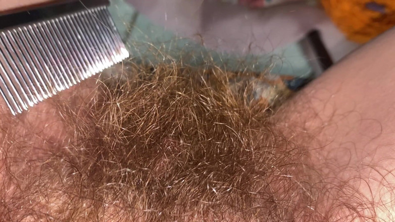 Cuteblonde666: Brushing My Bush