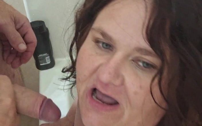 MAGLIGHTGIRL69: Si fa scopare le dita nei miei calzini arcobaleno