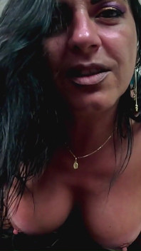 Bodyer aperto JOI POV. Cavalca un grande dildo, primo piano della figa e orgasmo intenso