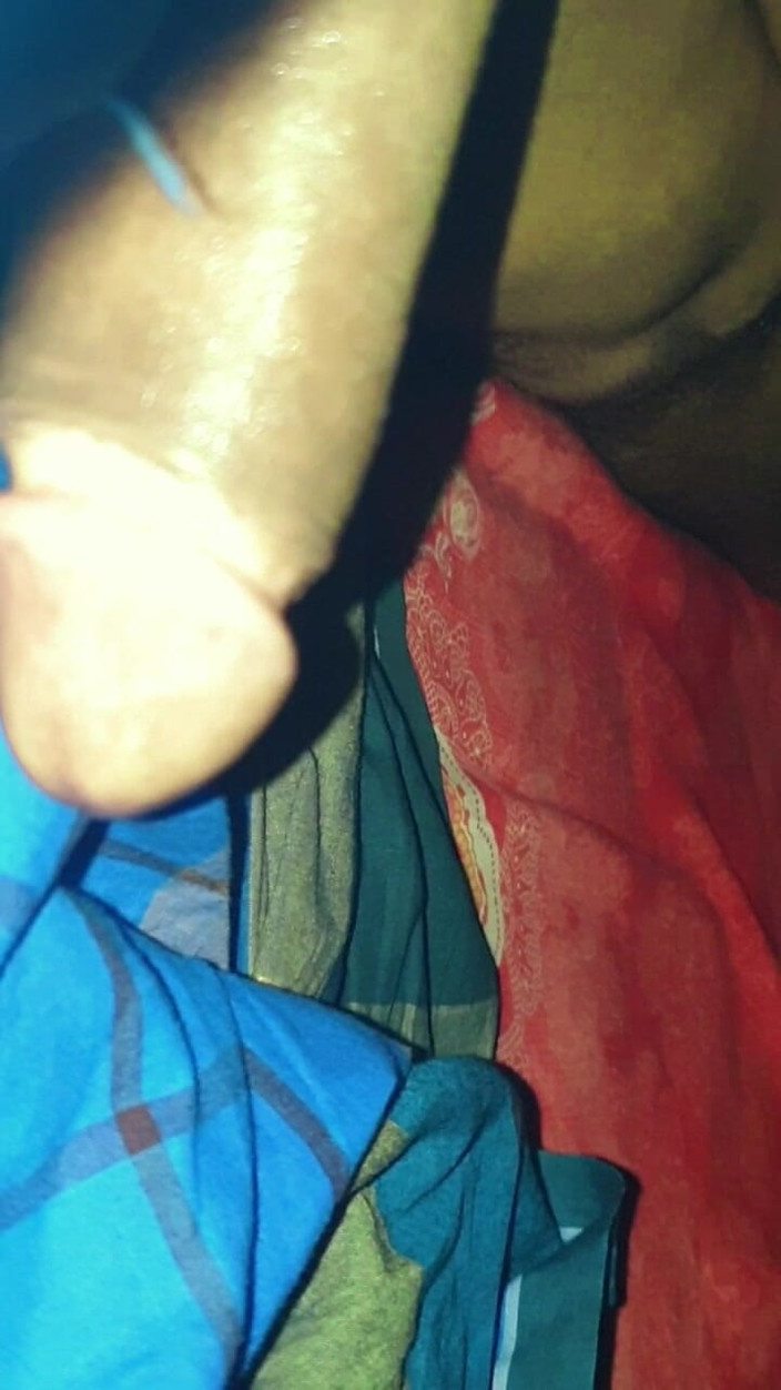 Xujjal: Băiatul sexy Deshi își masează penisul în cameră și se masturbează