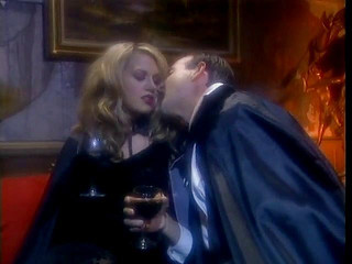 Super Babes: Yaşlı adamın büyük yarağı bu sarışın sürtüğün sıkı genç amını...