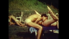 Vintage megastore: Merle Michaels își deschide picioarele