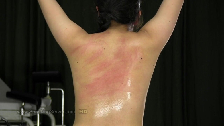 Spanking Server: Yasmeena back whipp from a dominant dude