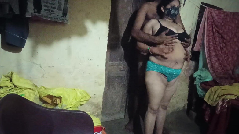 Desi_bhabhi121: Красива покоївка, перше інтерв'ю з сексом! Індійське найкраще порно відео